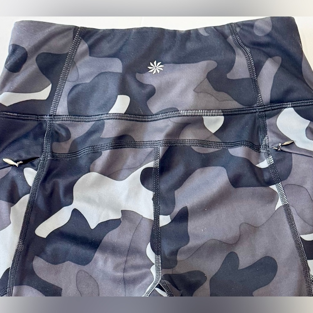 Athleta Ultimate 7/8 Camo Leggings XS High Rise Compression Pockets - Picture 4 of 8